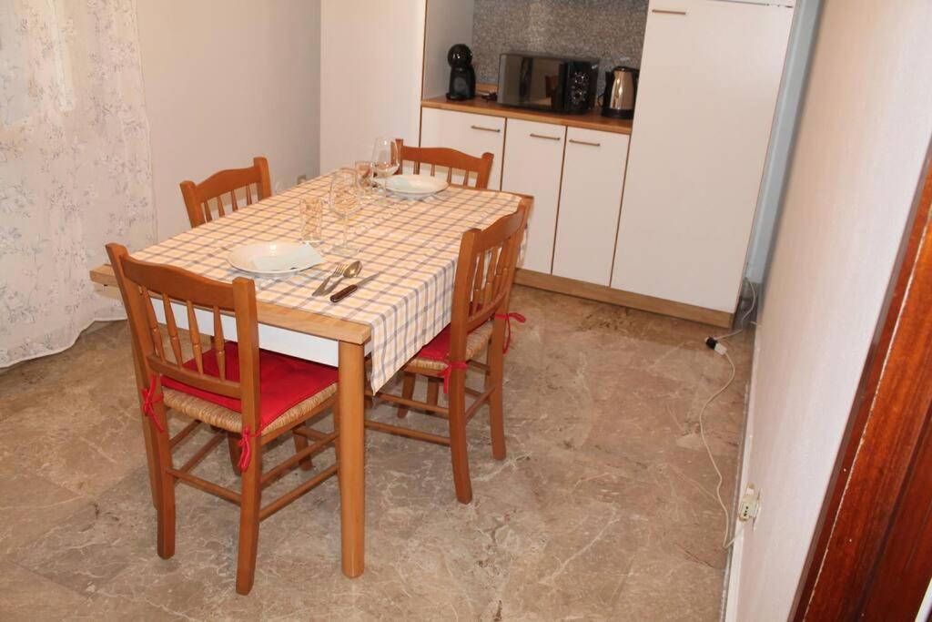 Casa Bilocale In Centro Vicino Stazione Apartment โวเกรา ภายนอก รูปภาพ